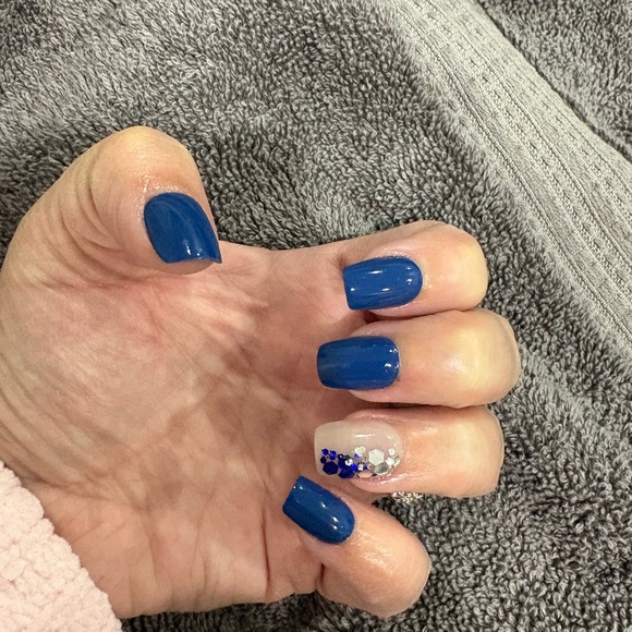 Curvlife Blue Gel Press-On Nails - Picture 2 of 9